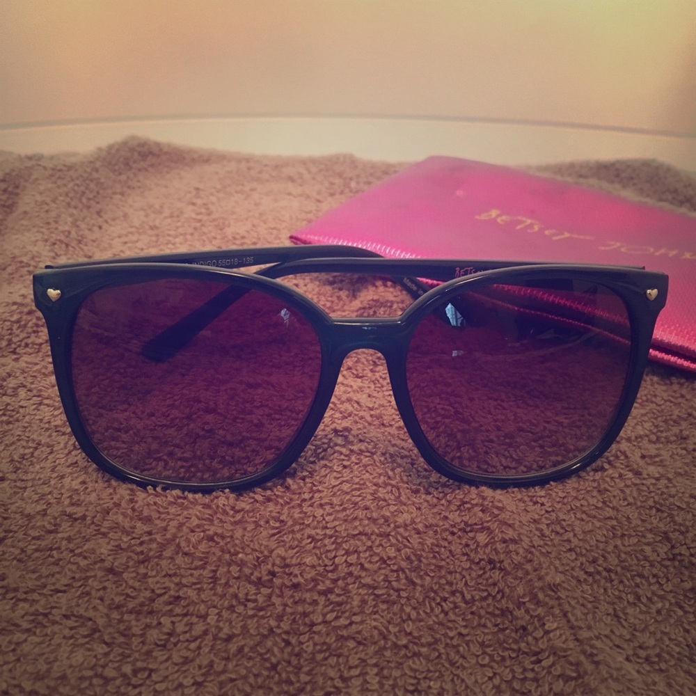 Betsey Johnson blue sunglasses
